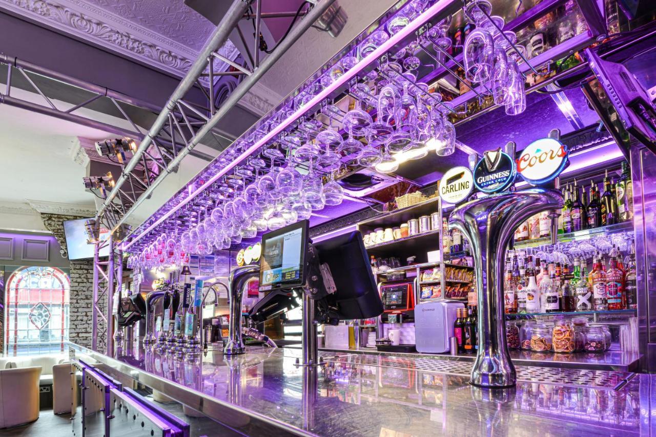 The George Hotel ويتبي المظهر الخارجي الصورة