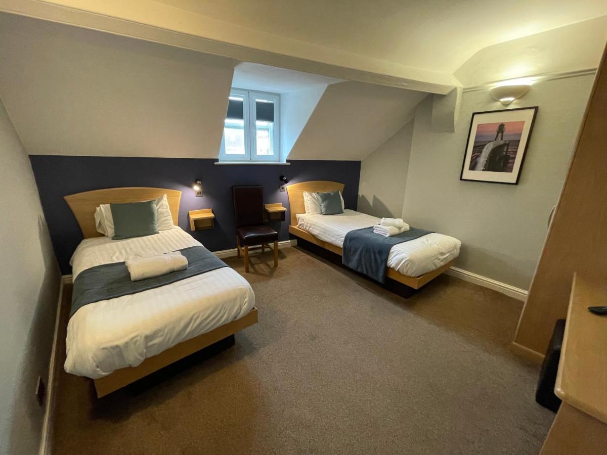 The George Hotel ويتبي المظهر الخارجي الصورة